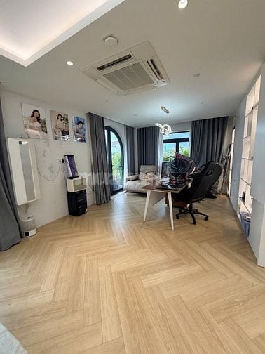 Biệt Thự Siêu Đẹp Bình Lợi, 10m x 20m, Hầm 3 Tầng, Mới Xây Ở Ngay