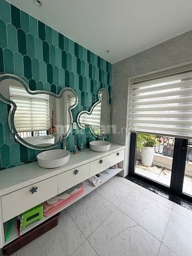 Biệt Thự Siêu Đẹp Bình Lợi, 10m x 20m, Hầm 3 Tầng, Mới Xây Ở Ngay