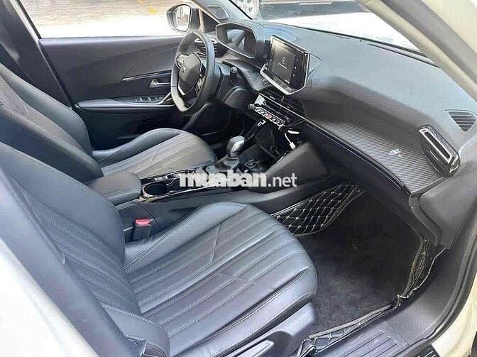 Peugeot 2008 GT Line 2021 Trắng 43.000KM