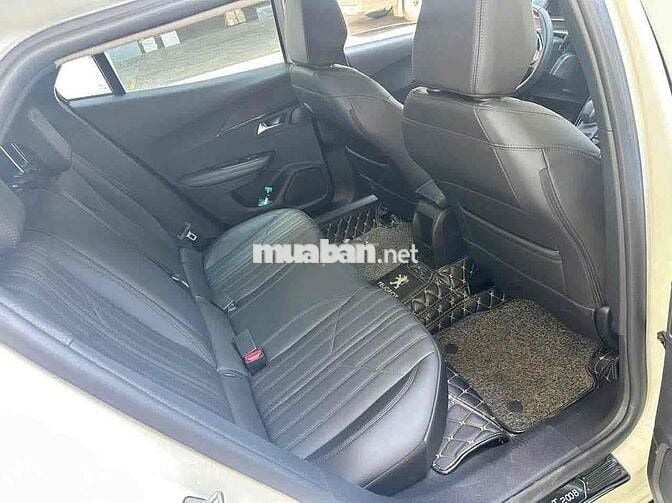 Peugeot 2008 GT Line 2021 Trắng 43.000KM