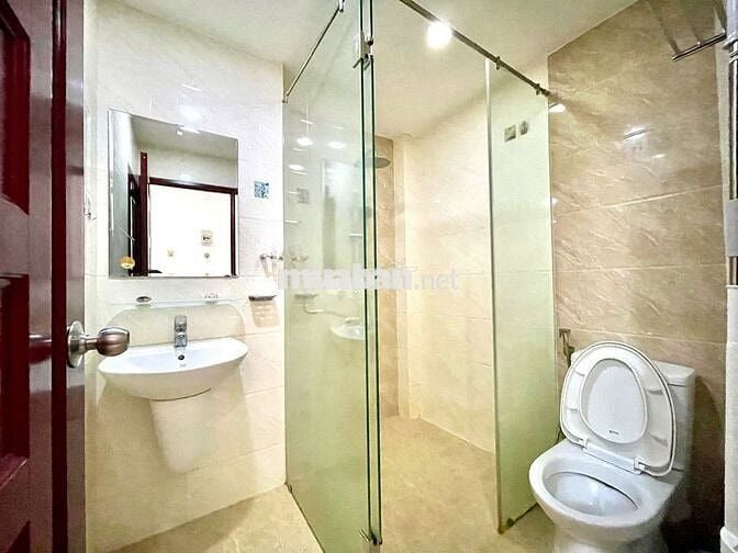 Cho thuê căn hộ studio gần chợ Xóm Mới ngay trung tâm thành phố