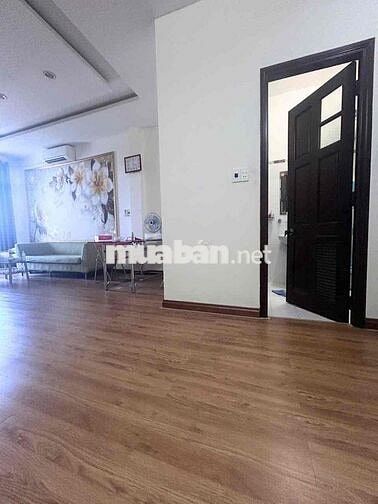 Cho thuê nhà mặt tiền đường 3/2, 4 tầng, 100m², kinh doanh tốt
