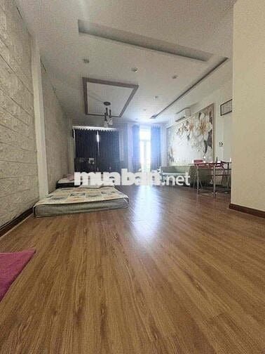 Cho thuê nhà mặt tiền đường 3/2, 4 tầng, 100m², kinh doanh tốt