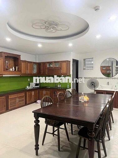 Cho thuê nhà mặt tiền đường 3/2, 4 tầng, 100m², kinh doanh tốt