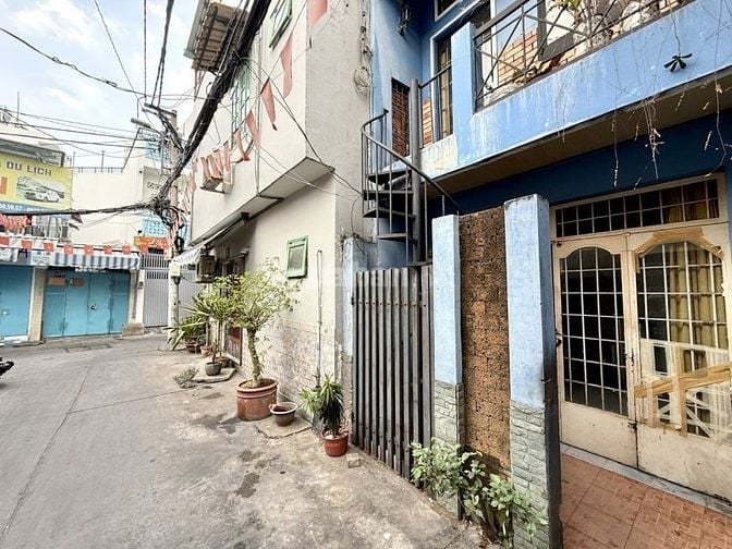 Chính chủ bán nhà hẻm 84 Hoà Hưng Q.10 - nhà cũ 43m2 tiện xây mới