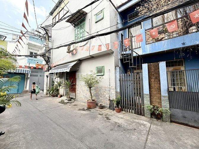 Chính chủ bán nhà hẻm 84 Hoà Hưng Q.10 - nhà cũ 43m2 tiện xây mới