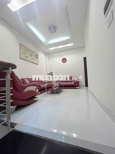 Cho thuê nhà mặt tiền đường 3/2, 4 tầng, 100m², kinh doanh tốt