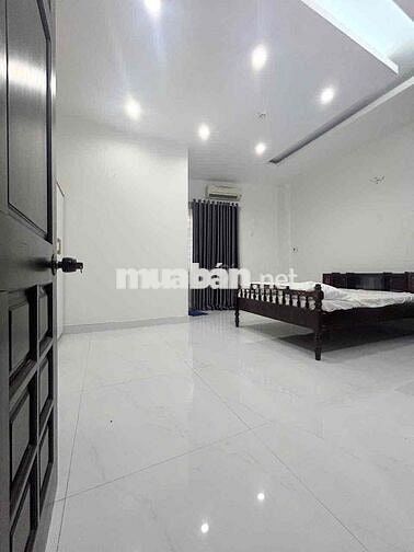 Cho thuê nhà mặt tiền đường 3/2, 4 tầng, 100m², kinh doanh tốt