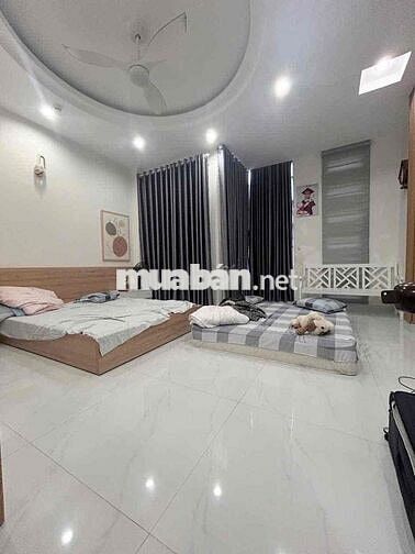 Cho thuê nhà mặt tiền đường 3/2, 4 tầng, 100m², kinh doanh tốt