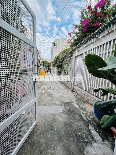 Nhà Nguyên Căn Đường Lý Chiêu Hoàng - 2PN 3WC - 4x11m - Sẵn Nội Thất