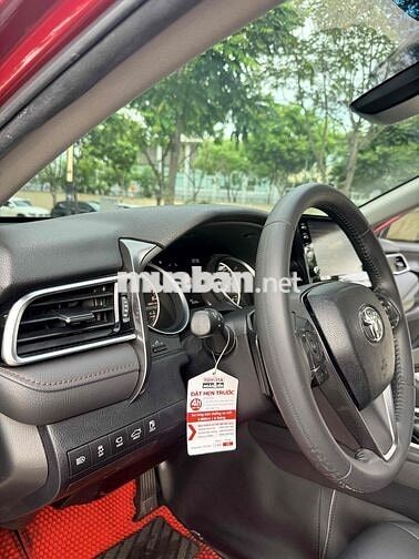 Toyota Camry 2.5Q 2022 Đỏ Nhập khẩu