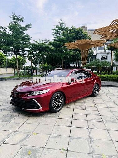 Toyota Camry 2.5Q 2022 Đỏ Nhập khẩu