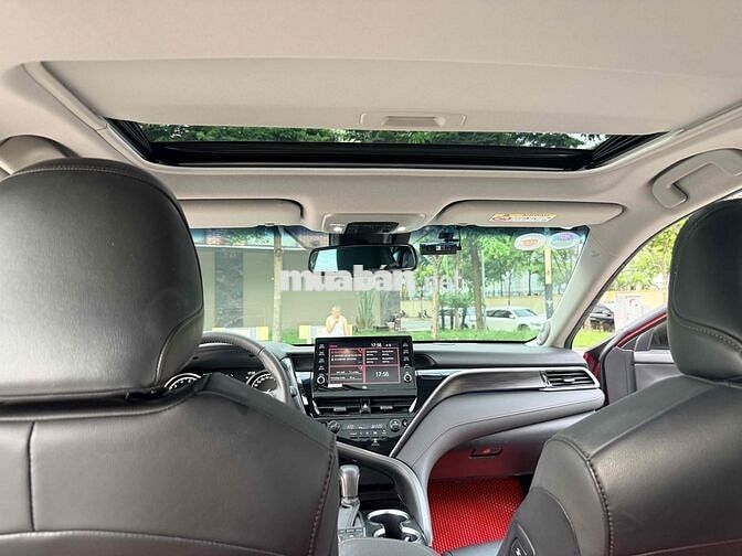 Toyota Camry 2.5Q 2022 Đỏ Nhập khẩu