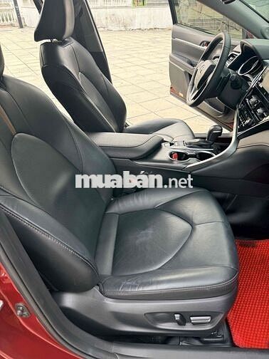 Toyota Camry 2.5Q 2022 Đỏ Nhập khẩu