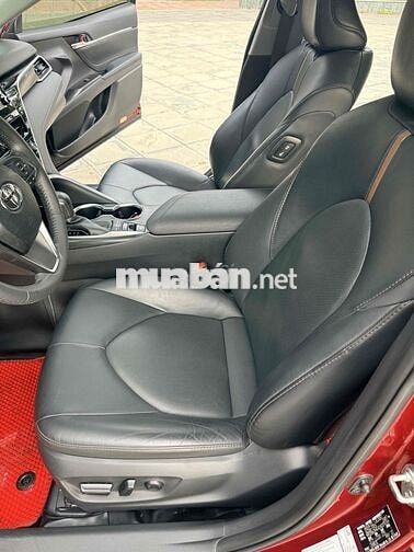 Toyota Camry 2.5Q 2022 Đỏ Nhập khẩu