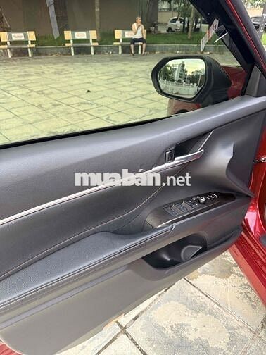 Toyota Camry 2.5Q 2022 Đỏ Nhập khẩu