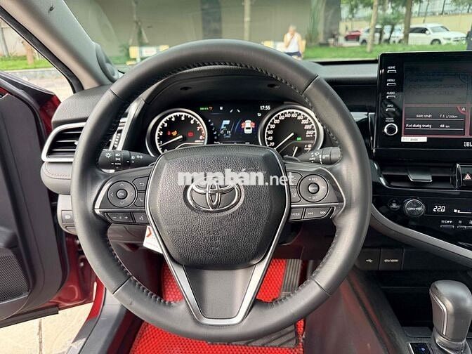 Toyota Camry 2.5Q 2022 Đỏ Nhập khẩu