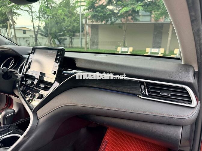 Toyota Camry 2.5Q 2022 Đỏ Nhập khẩu