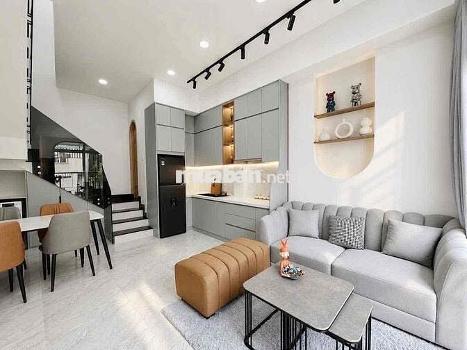Nhà phố full nội thất - Hẻm ba gác cách hẻm xe hơi 50m - Sát quận 1