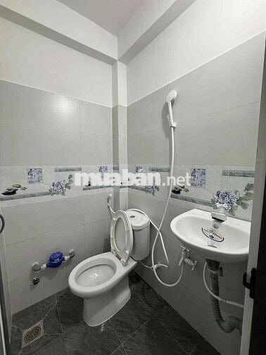 Phòng cho thuê ở mặt tiền khu Bắc Hải