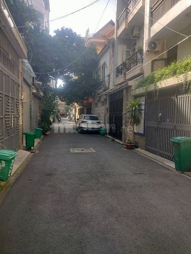 Bán nhà hẻm xe hơi đuờng c1 p13, tb dt 5.3x17m 2 lầu st, nhà mới đẹp,