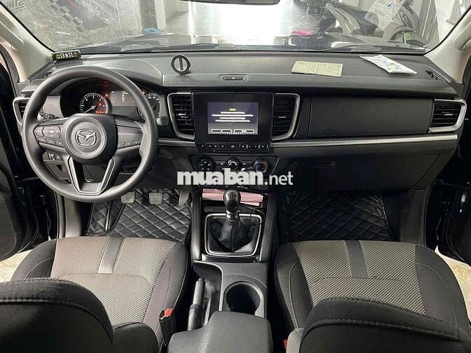 Mazda BT-50 Đen 5 chỗ