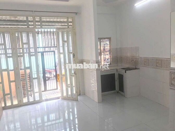 đang cần bán gấp nhà hẻm 160 đường Nguyễn Văn Quỳ phường Phú Thuận