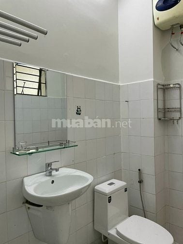  Chung cư Thái Phiên, BÌnh THới(Q11): căn 3p ngủ, nội thất giá 9,5tr/t
