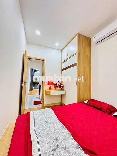 Cho thuê nhà mới 3 lầu Nguyễn Đình Chiểu 15 triệu 