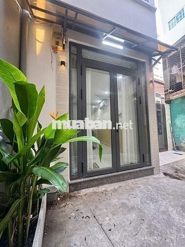 Cho thuê nhà mới 3 lầu Nguyễn Đình Chiểu 15 triệu 