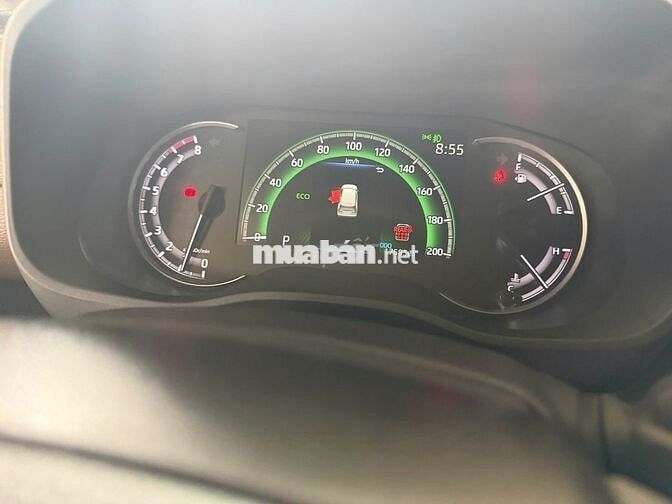Toyota Innova Cross 2.0V 2025 Xanh Đen