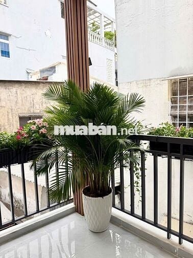 Cho thuê nhà mới 3 lầu Nguyễn Đình Chiểu 15 triệu 