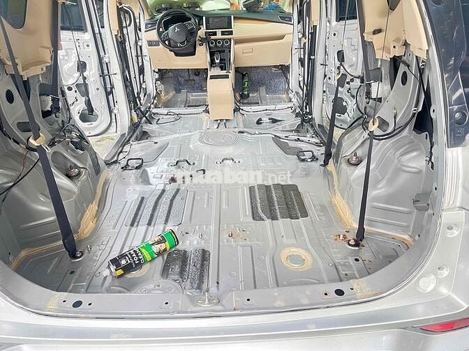cần tuyển 2 thợ rửa xe dọn gầm , và nội thất