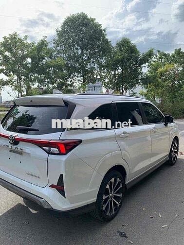 Toyota Veloz Cross TOP Trắng 35.516 km