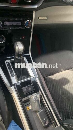 Toyota Veloz Cross TOP Trắng 35.516 km