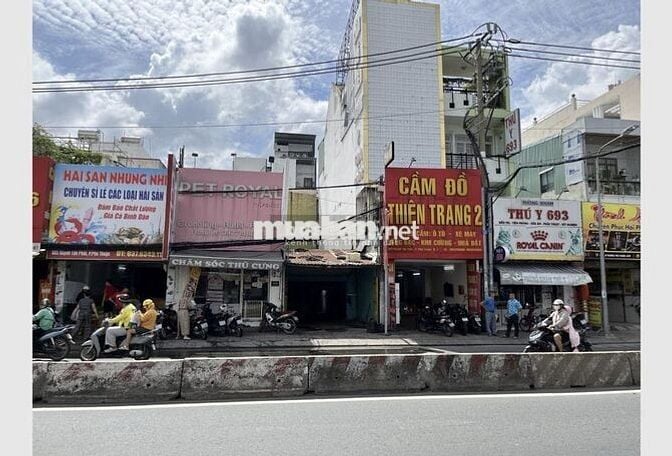 Cho thuê mặt bằng mặt tiền Quận 7 - vị trí vàng ngay chân cầu Phú Mỹ