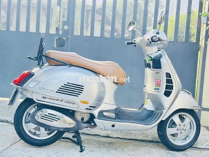 Piaggio Vespa GTS 125cc 2011 Bạc Poscher BStp