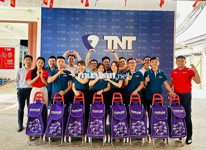 NHÂN VIÊN GIAO HÀNG XE TẢI, BÁN TẢI BẰNG B2