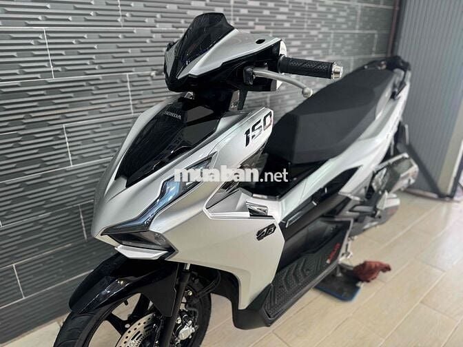 Honda Air Blade 160 2024 Bạc Đen 12.000km