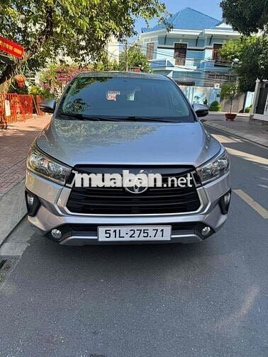Toyota Innova 2022 7 chỗ Bạc