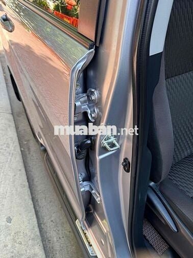 Toyota Innova 2022 7 chỗ Bạc