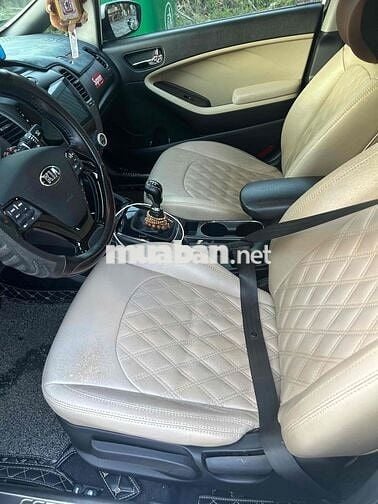 Kia Cerato Trắng Số sàn Xăng