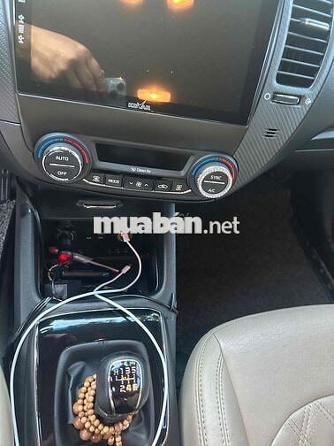Kia Cerato Trắng Số sàn Xăng