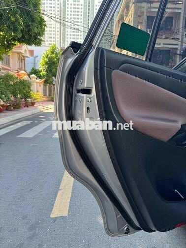 Toyota Innova 2022 7 chỗ Bạc