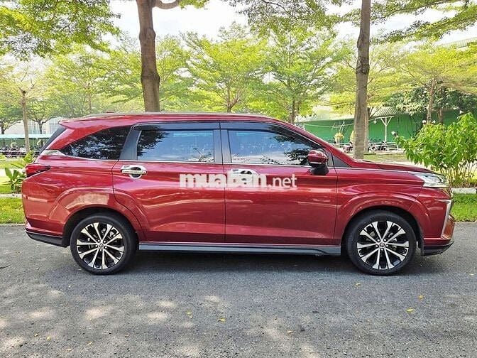 Toyota Veloz Top 2023 7 chỗ Tự động Đỏ