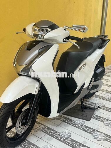 SH 125 đời 2019 trắng đen siêu chất 43E1-526.19
