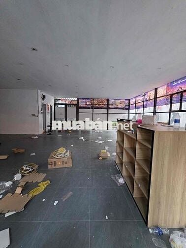 Cho thuê mặt bằng 344m² mặt tiền 122 Lê Quang Đạo, An Thượng