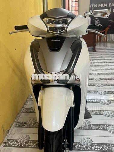SH 125 đời 2019 trắng đen siêu chất 43E1-526.19