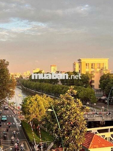 CĂN HỘ TONE TRẮNG SÁNG VIEW BỜ KÈ HOÀNG SA
