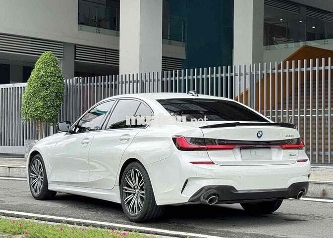 Bán chiếc BMW330i sx2020